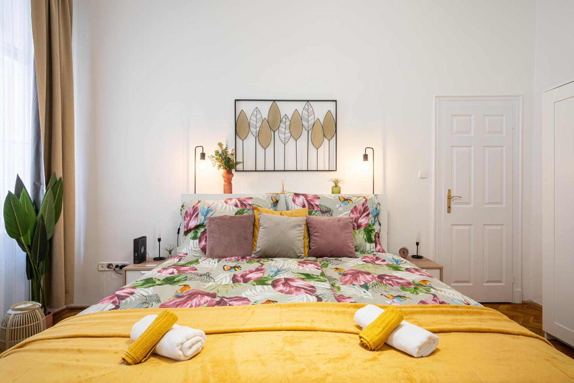 Cosmopolitan - Chic Getaway In A Fancy Neighbourhood Budapest
