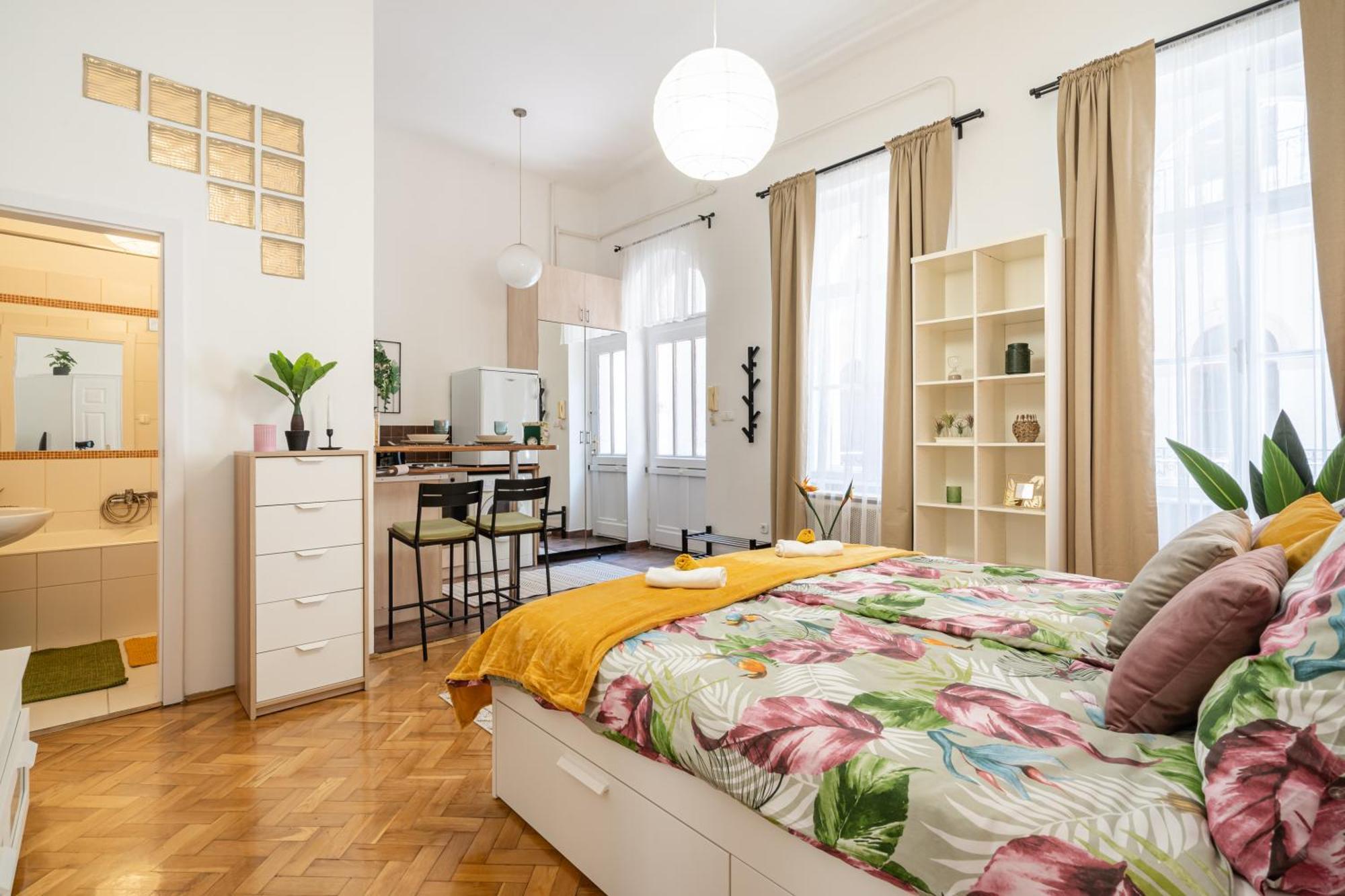 Appartamento Cosmopolitan - Chic Getaway In A Fancy Neighbourhood Budapest